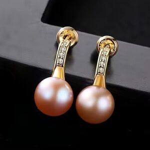•Classic S925 Sterling Silver Real Pearl Stud Earrings with 18K Gold Plated